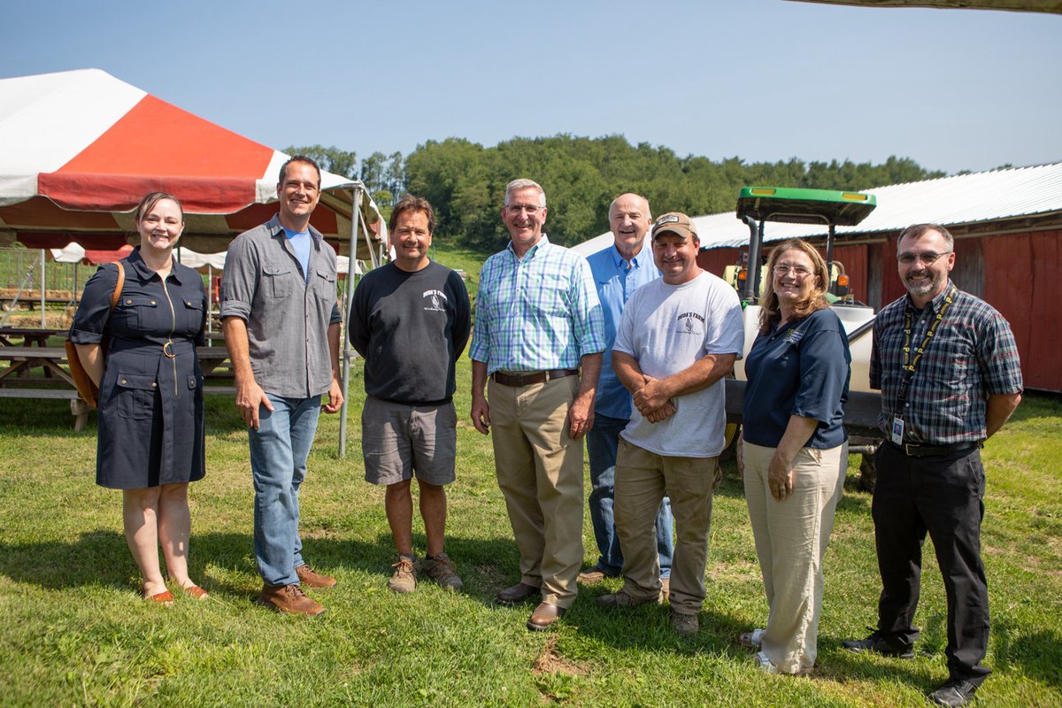 PAAgriculture's tweet photo. Secretary Redding and Kevin Hancock, Special Advisor to the Secretary, PA Dept. of Aging, visited the market at Duda's Farm, Inc. in Brownsville, Fayette County, a participating partner in PA's Farmers Market Nutrition Program.

Recap: https://t.co/4pNeeB5AQ9 https://t.co/YJduoCk4Ff