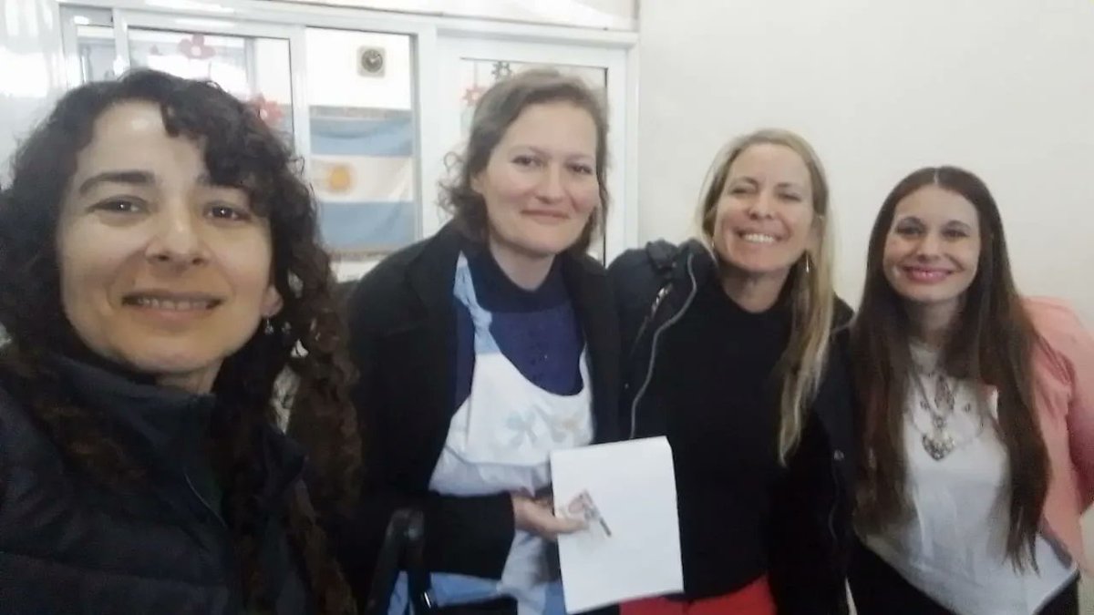SutebaEchev's tweet photo. 📢SUTEBA INFORMA
Viernes 4 de agosto. 

Hoy estuvimos presentes en el Acto Público de Equipos Directivos y Secretarios de Primaria del distrito. 

¡Felicitaciones! a todxs lxs compañerxs que accedieron al cargo.

Acompañando a nuestrxs afiliadxs. 

 Secretaria Gremial https://t.co/GlCLUGmbBb