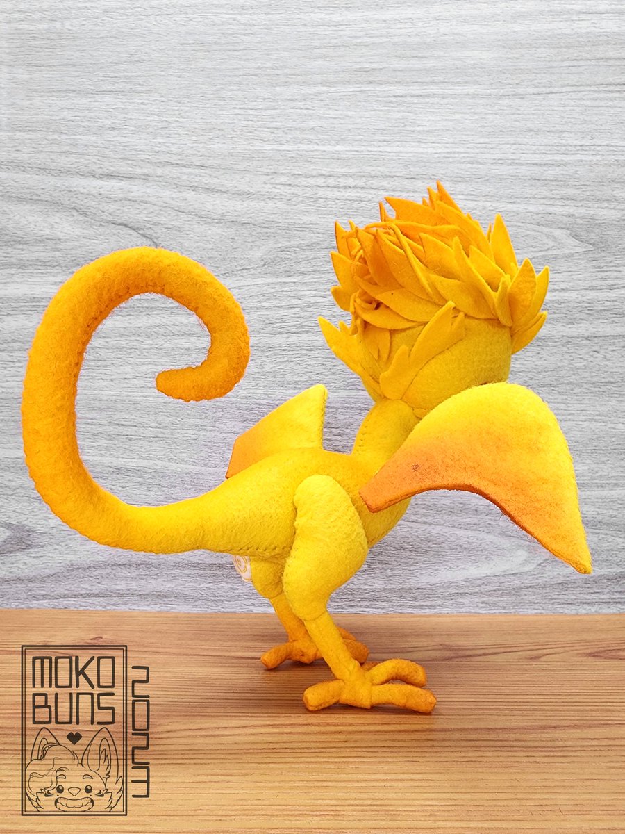 A little yellow dragon for <a href="/BlazeDragons/">nestofferns.bsky.social</a>! The wings are posable for different expressions ^^

#commissionsopen #dragon #furry #furryart #furryfandom #furryartwork #plush #handmade #sewing