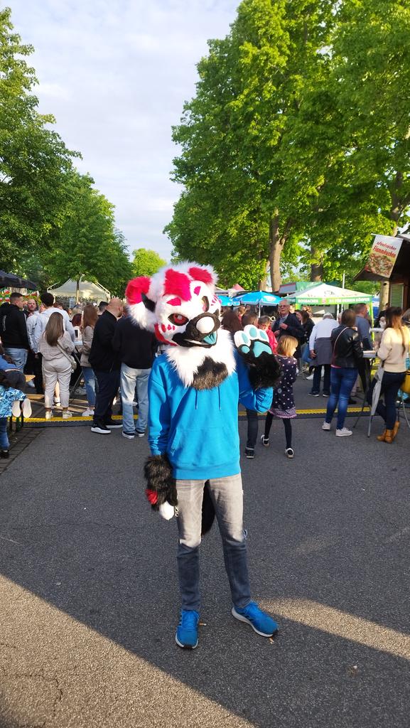 Xtremetoertchen's tweet photo. Don't mind me flüüfin'!

Suit by @R5suits
#FursuitFriday #furry https://t.co/MdlGrfZrcp