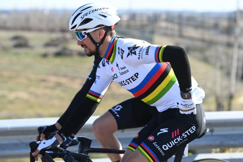 P_HAZARD10's tweet photo. Bonsoir, qui voyez-vous gagner dimanche lors de la course en ligne des championnats du monde de cyclisme ?
Sur ce je vous laisse sur ces belle images.
#cyclisme #championatdumondedecyclisme #woutvanaert #vanderpool #julianalaphilipe #tadejpogacar https://t.co/c6ZFqwsPmZ