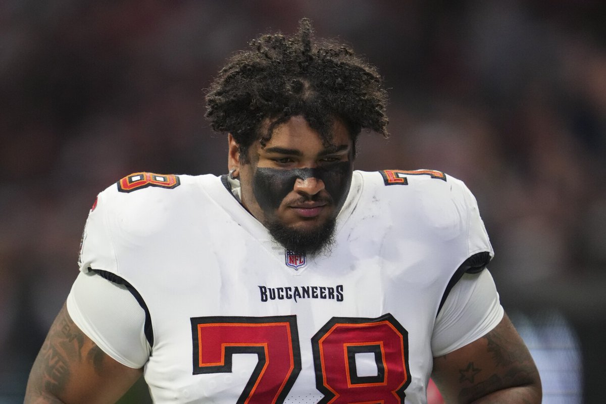 Update: #Bucs OT Tristan Wirfs opened up about meeting with the team psychologist after experiencing anxiety over switching from Right Tackle to Left Tackle, 

"I am still trying to get better at saying what I am thinking and feeling. I feel like in this sport, you have to be