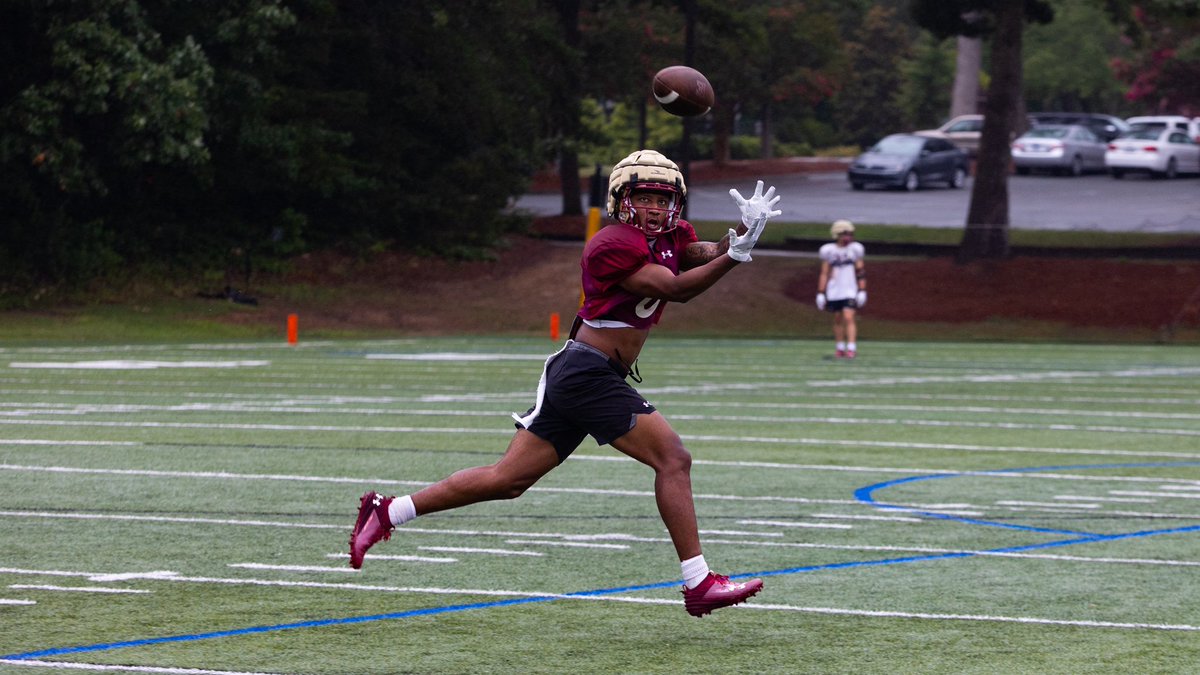 ElonFootball's tweet photo. Rain or shine, we get better 😤

#AED https://t.co/eZJUga54HZ