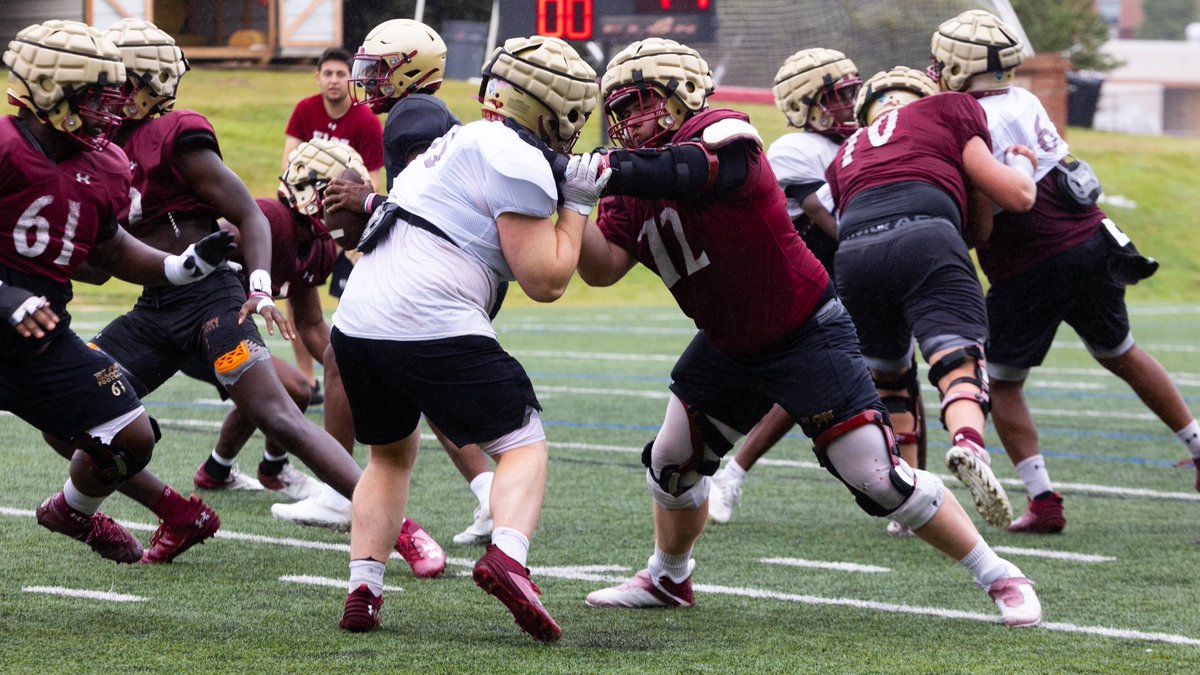 ElonFootball's tweet photo. Rain or shine, we get better 😤

#AED https://t.co/eZJUga54HZ
