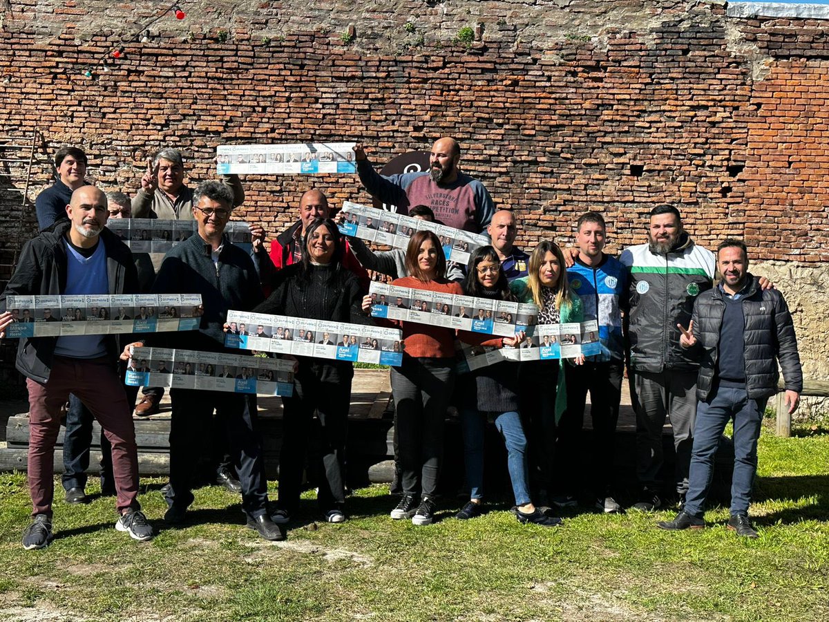 ccvolvere's tweet photo. REUNION DE COMPAÑEROS Y CGT EN VOLVERÉ.

Junto a Alberto Mansilla, Laura Alonso, Ayelen Rasquetti, Lucas Granada, Alejandro Cid Menna, y compañeras/os de distintos gremios acompañamos una
Capacitación del Ministerio de Trabajo.

CENTRO CULTURAL VOLVERÉ CAÑUELAS. https://t.co/UpA1TnFkbx
