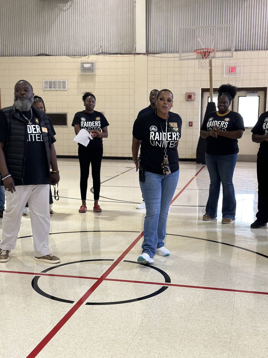 MMS_Raiders's tweet photo. The Raider Nation Family Circle! We Are RAIDERS UNITED rooted in the core values of Teamwork, Relationships, Accountability, Compassion, and Excellence! #Championmentality #Family #Excellenceistheonlyoption https://t.co/ULzMc9L1EC