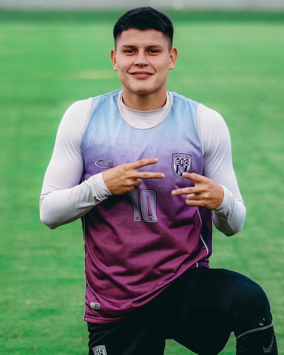 EnvigadoFC's tweet photo. "Hemos entrenado muy bien, somos una linda familia. Amo este club y lo defiendo desde que era muy pequeño" 📝 Daniel #Arcila
#EFC2023 #NuestroSueño
🍊#CanteraDeHéroes • https://t.co/9cYYD5nwUs