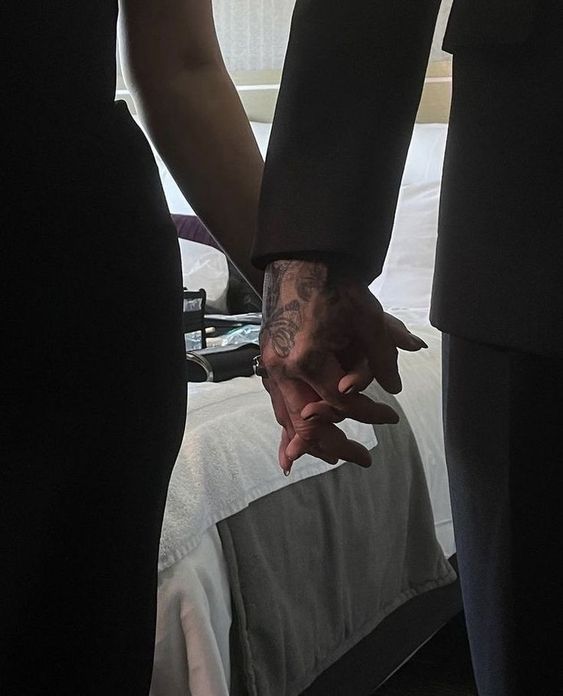 Dark romance books 

a thread 

Los libros los pueden encontrar en el canal, el link esta en mi perfil, les dejo al final de este hilo los dos anteriores con otras recs