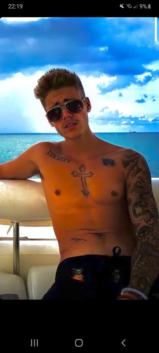 BieberAnyonee's tweet photo. Bizzle 🔥👑 https://t.co/5iWLGPua0O