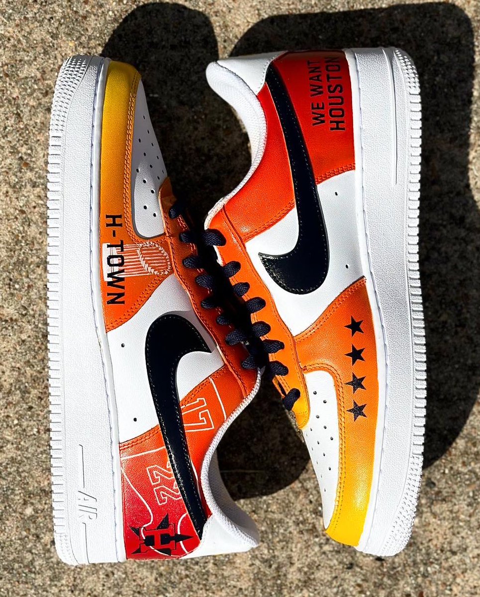 Cameron_W11's tweet photo. Pretty cool milestone for myself as an artist. Today I got to present @MattressMack with a custom pair of #Astros shoes!!

#Ready2Reign #WeWantHouston 
#LetsGoStros https://t.co/GgFNAmJzDj