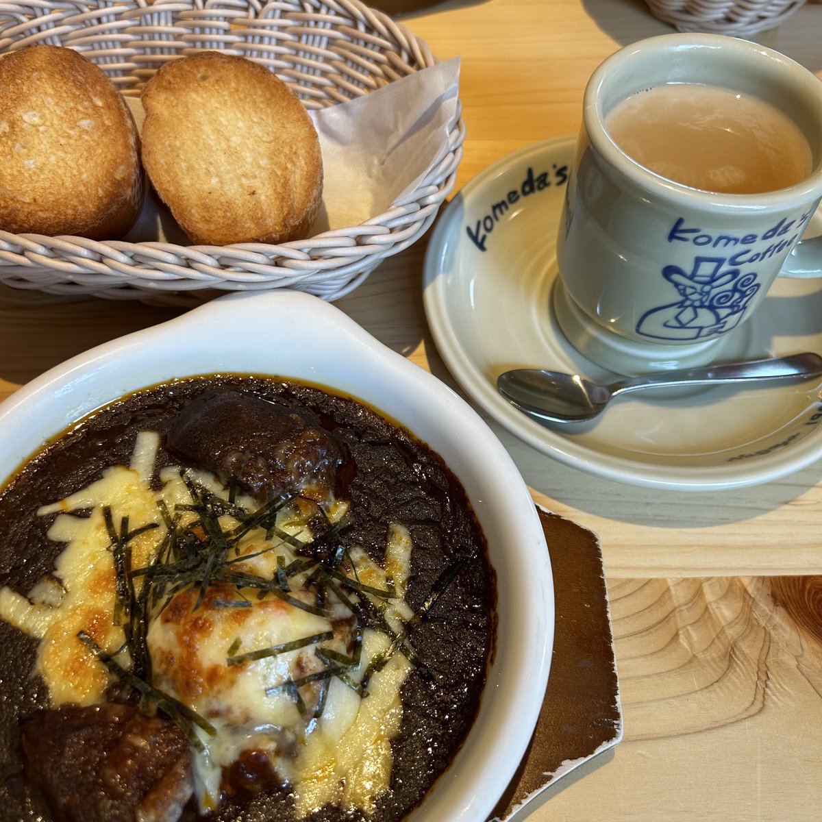 fuwami0's tweet photo. コメダ珈琲ランチ
#コメダ珈琲
#ビーフシチュー
#ランチ
#カフェ https://t.co/YhtaUuXOkx