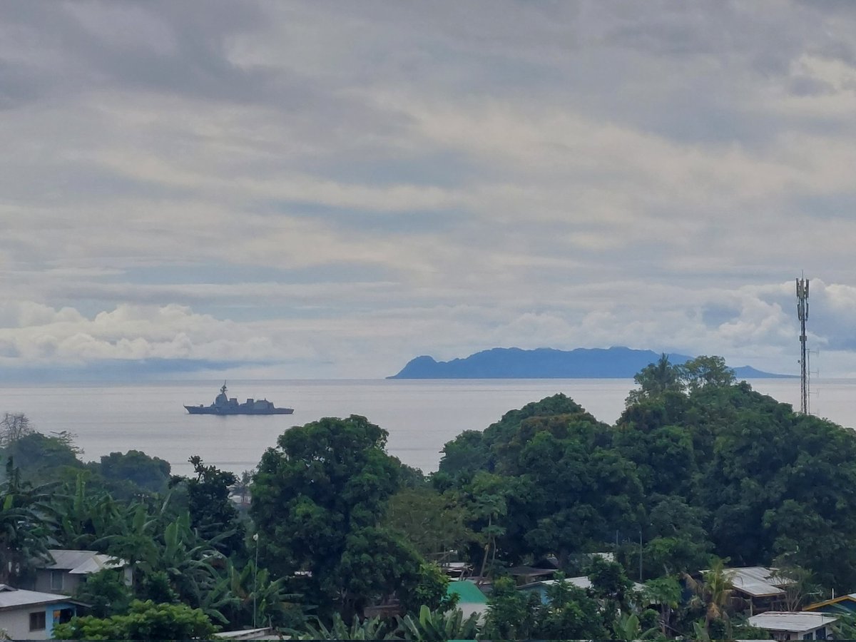 ronald_toitoona's tweet photo. A FRIENDLY VISIT| Japanese destroyer, JS Shiranui, floating outside Honiara Harbour (I4on Bottom Sound) yesterday. She's in Honiara as part of its Indo-Pacific Deployment 2023 (IPD23).

Read more 👉https://t.co/EEJ8SFGvVt https://t.co/jLlZ7KSFjp