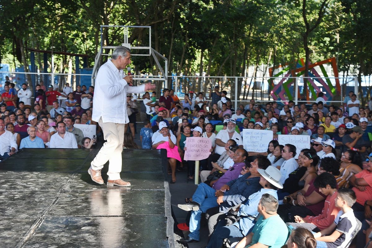adan_augusto's tweet photo. Desde uno de los destinos apreciados de nuestra Patria, Playa del Carmen, celebramos la segunda asamblea del día.

La Riviera Maya, con su belleza natural y su cultura ancestral, tiene un gran potencial para generar bienestar acompañado de justicia social.

¡En Quintana Roo, avanza la transformación!