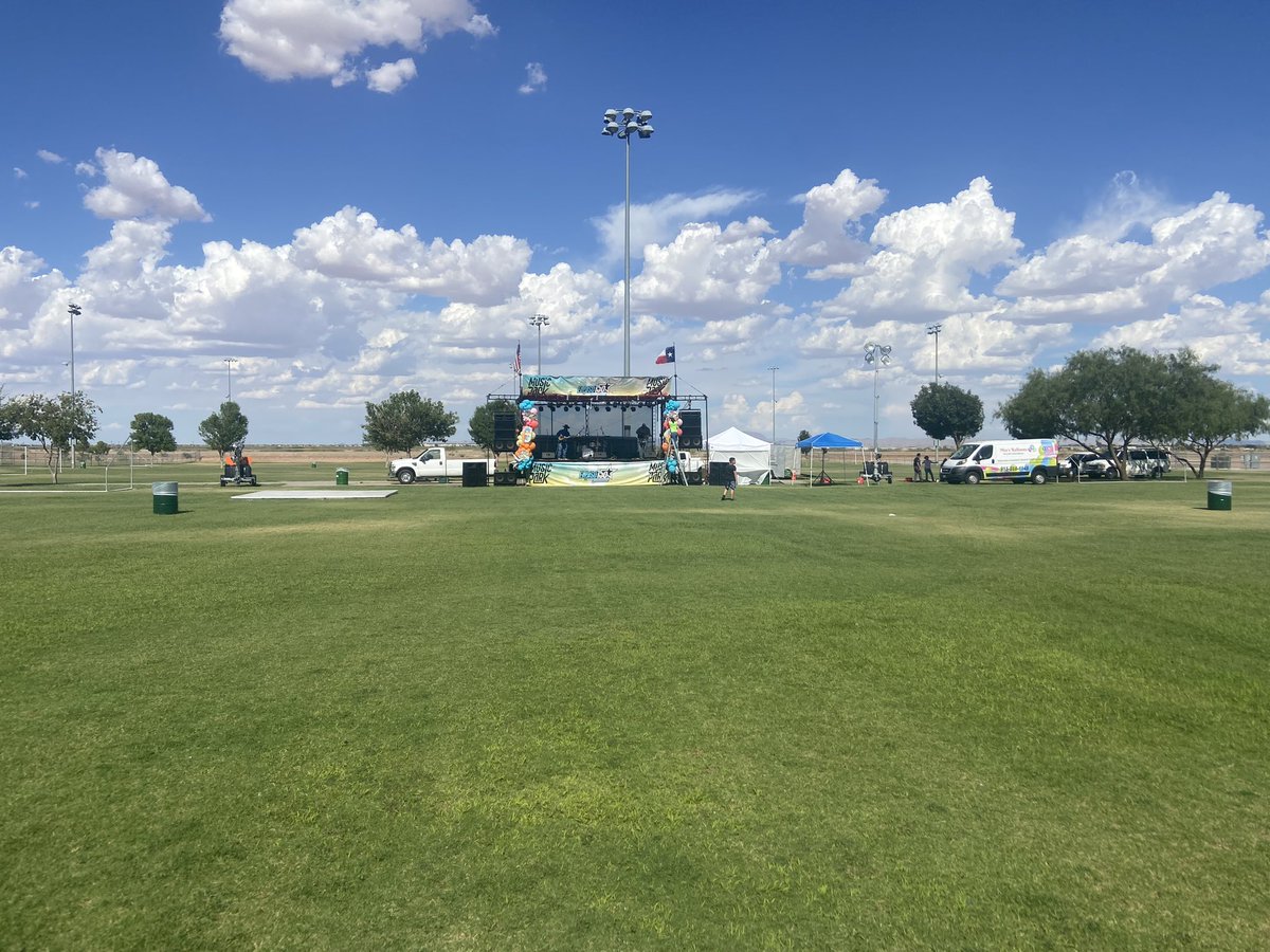 ElPasoTXGov's tweet photo. TODAY! Music at the Park at Joey Barraza and Vino Park! 

Come enjoy free, outdoor music, food trucks, and lots of free giveaways! 

It starts at 6 PM to 9:30 PM. Bring a chair, picnic blanket, and water. See you here 

#EP150  #IAmElPaso #MusicAtThePark https://t.co/AXYQMFwxDz