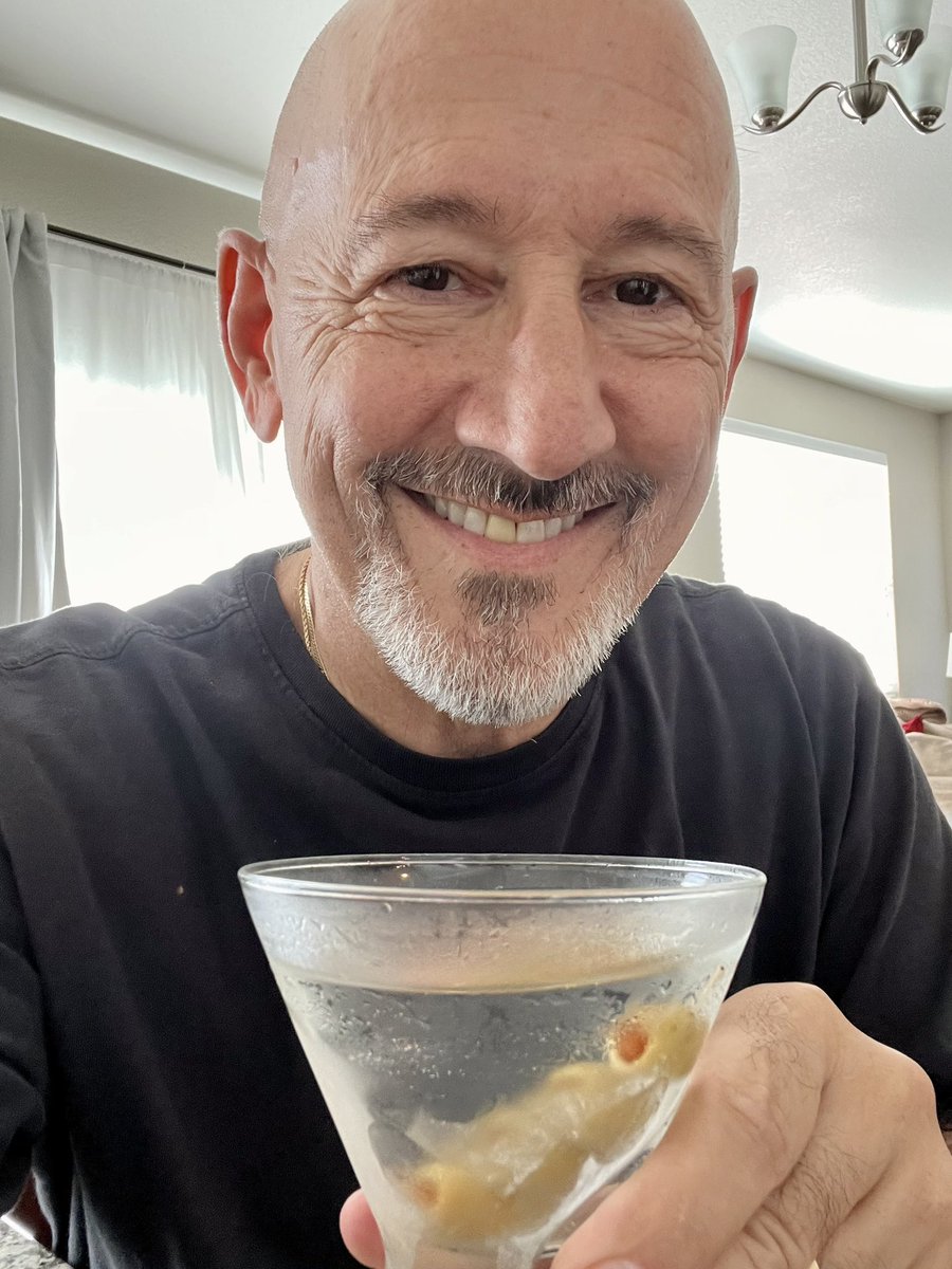 It’s Friday #HappyHour in CO!🕔
#TWEETYOURDRINK
@ketelone #Vodka #VodkaMartini
#Salute! #Cheers! #Sköl! #LChiam! #Santé! #Sláinte! #NaZdrowie! #OogyWawa! #Prosit! #OkoleMaluna! #Ziveli! #Serefe! #CinCin! #Kampai! #Prieka! #Evviva! #Saúde! #Noroc! #ZeiGazunt! #Terviseks!