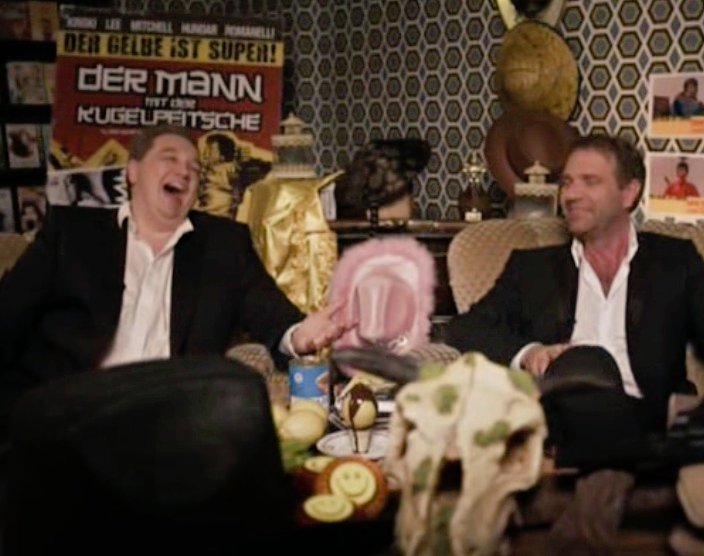 QueenMopp's tweet photo. Tolles Double Feature, wie ich finde! 🦴&🦈
#Sharknado2
#Knorpelsäger
#Knochenbrecher
#Kugelpeitsche
#SchleFaZ
#LezFaZ https://t.co/nsDIEJw8J3
