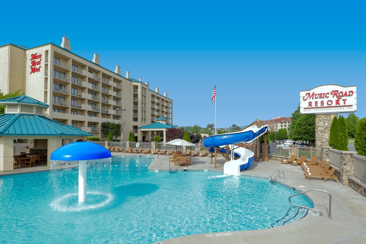 MusicRoadResort's tweet photo. Splash into summer with Music Road Resort Hotel's two outdoor waterparks! There's something for everyone, featuring slides, lazy rivers, and a kiddie pool. Learn more on our website: https://t.co/8HgJ4Vgptd https://t.co/RfedRg8Gyy