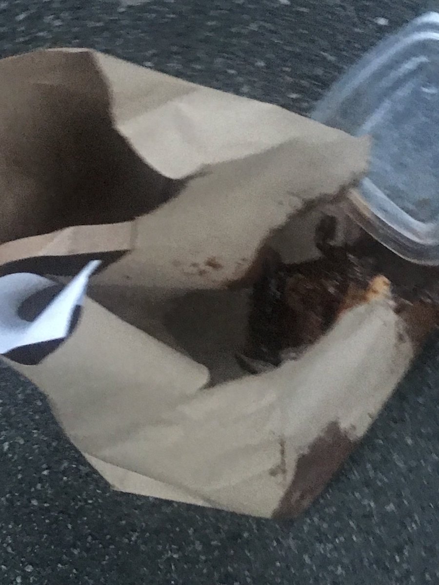 Scarlattine's tweet photo. ⁦@Deliveroo⁩ ⁦@busabaeathai⁩ there, is my food! Dropped by a #delivroo driver who then lied that the food was delivered. I caught him trying to put the food back in the containers. What’s next? https://t.co/NWEMrlUH7P