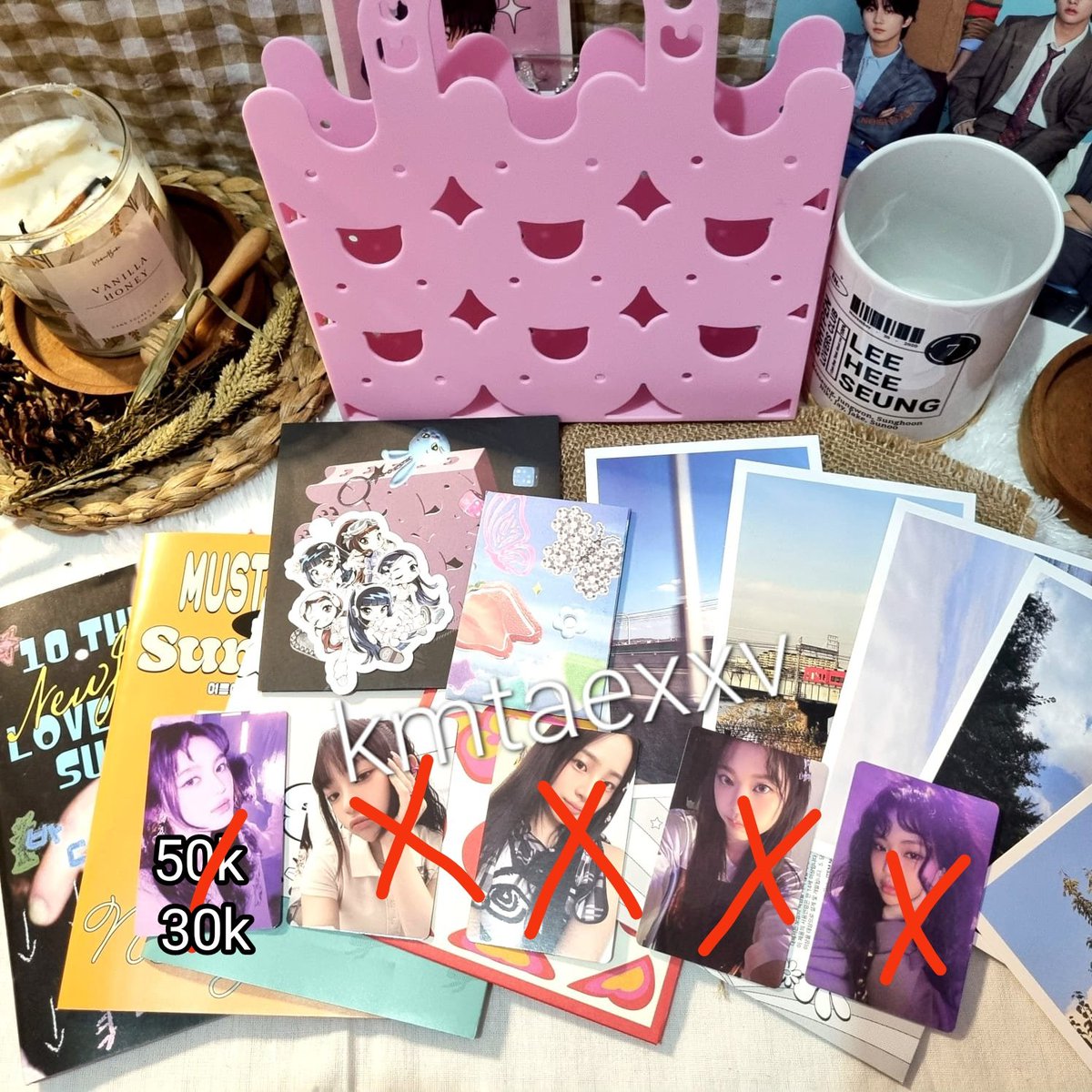 kripikcips's tweet photo. hai kemungkinan aku nanti malem bakal live lagi, ini sisa 5 photocard lg ya yang newjeans. sisa haerin, danielle, hyein. di bawah nanti masih ada lagi yaa di thread jualan aku bisa dilihat2 aja owkay.  harga untuk yg newjeans pas udh pake voc live yap!

🏠 bekasi https://t.co/O4NDy0hTaO