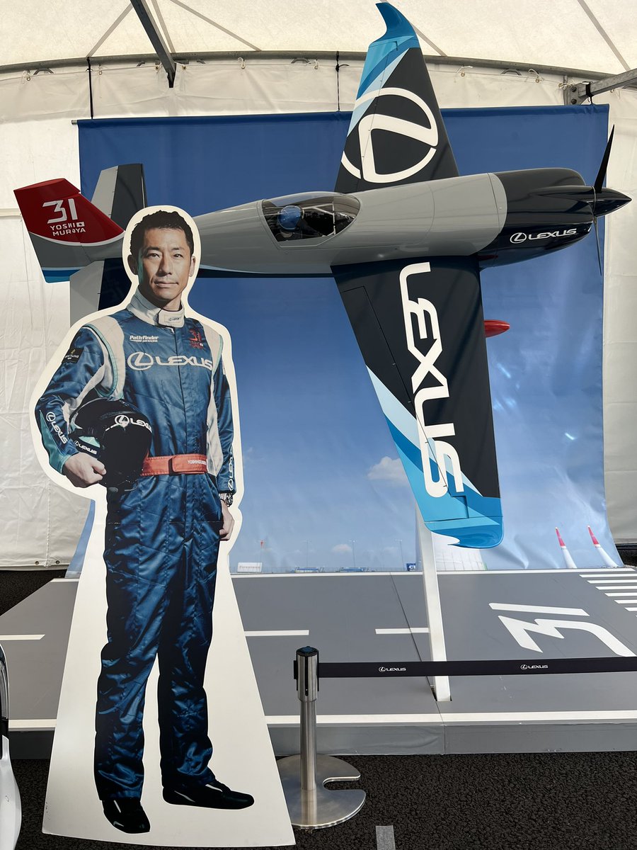 JAJAKUN2012's tweet photo. 富士スピードウェイ
SuperGT
#室屋義秀 
#LEXUS https://t.co/t8lJI4xFwY