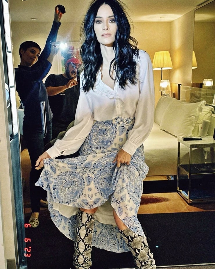 deadcon8's tweet photo. Wishing the Very Happiest of Birthday's to Florida's Own Tremendously Gorgeous & Ever Superb 5'5 Actress & Fashion Enthusiast. Miss @abigailspencer #AmanthaHolden #LucyPreston #DanaScott!!! πππ₯³ππΊπΉπππ₯³ππΊπΉ https://t.co/J5AEWFTuao