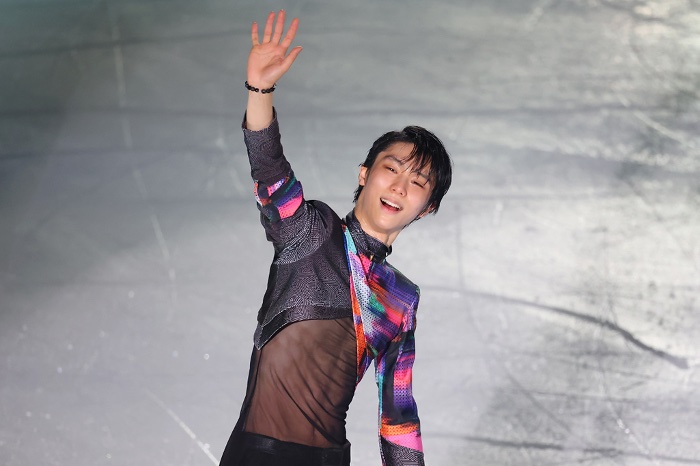 Grandprixoli's tweet photo. Someone out there really gets to say “2x OGM, 2x world champion, 4x gpf champion, first super slam in men’s singles skating winner, people’s honor award receiver, owner of 2 medals of honor and first person to skate &amp; sell-out Tokyo dome, yuzuru hanyu, is my husband!” https://t.co/yrU3VDXPti