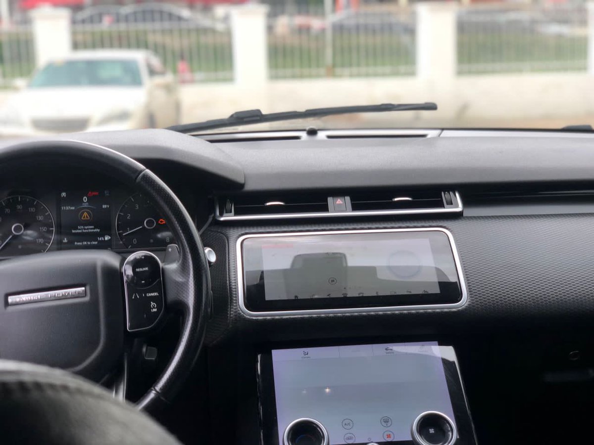 Omar_Automoblie's tweet photo. Available for Sale
Neatly used 2018
Range Rover Velar P250s
Full paid Duty
Price : 29m
☎️ 07048363199
#Lagos #fridaymorning #TREASURE #Abujacars
#AbujaTwitterCommunity #BBNaija #BLEACH_anime #Ecomog #Lagos https://t.co/oROK0q4ZoD