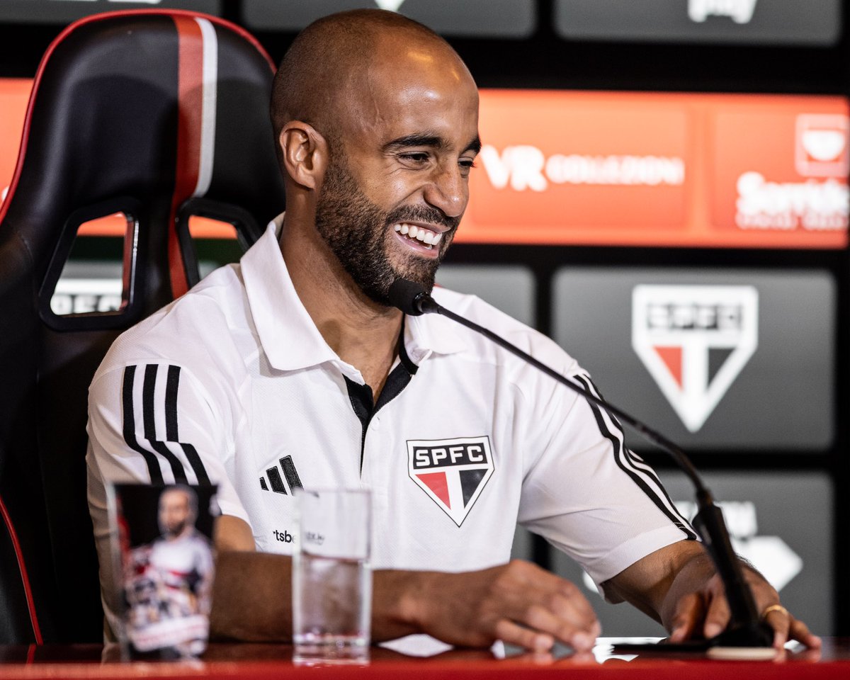 LucasMoura7's tweet photo. São Paulo é sentimento! 🔴⚪️⚫️ #avantetricolor #voltei #spfc #alegria https://t.co/MtlHPXVOuF