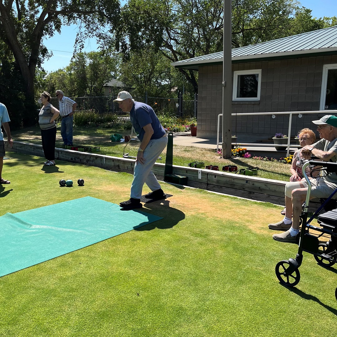 trinitymanor's tweet photo. Thank you to Regina Lawn Bowling Club for having us play some rounds and sharing fun and laughter with us!
#seniorliving #lawnbowling #yqr
https://t.co/wztOHNPAYI https://t.co/t0FrelIx9l