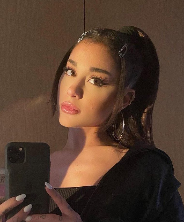 swtbaemoon's tweet photo. ariana grande is the prettiest. https://t.co/6mXDKkhNgo