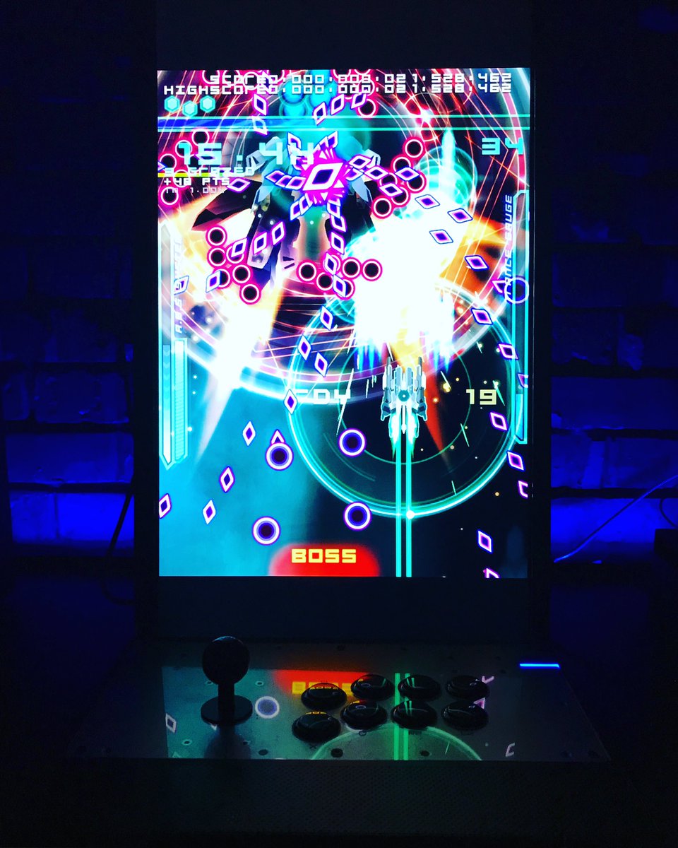 Marty_DYR's tweet photo. Added some HEY blue to my shmup setup. #shmuplyf #shmuplife #shmup #hiroseentertainmentyard #danmakuunlimited https://t.co/bxXUIgserL
