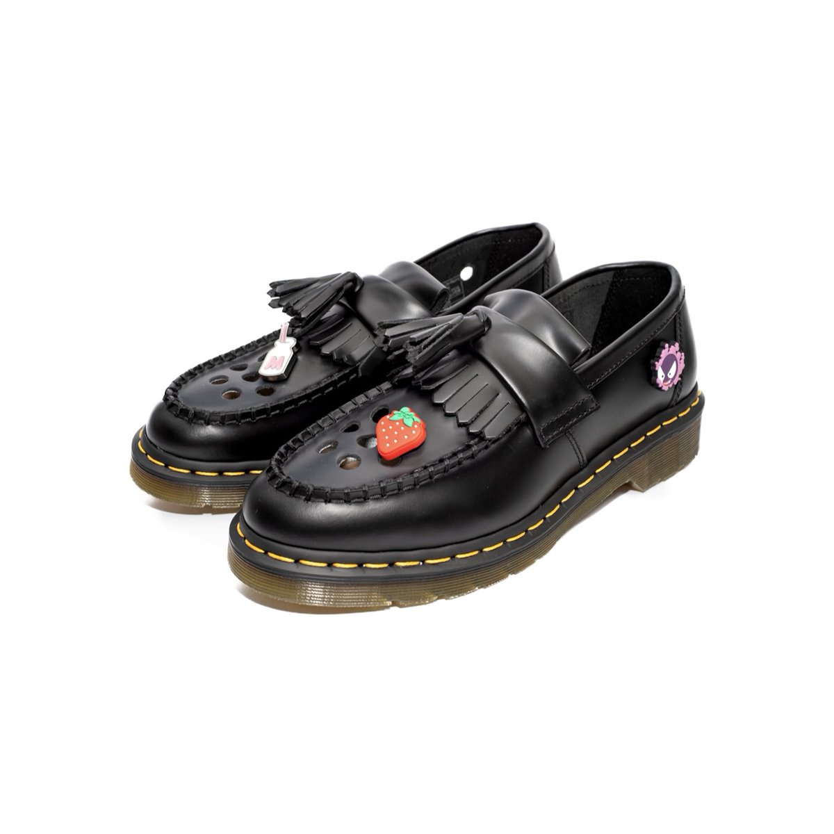 croafers's tweet photo. croafers are playfully tailored loafers you can customize with cool charms

get yours now at https://t.co/wJ4x1rwAuy :) https://t.co/HSznBreigN