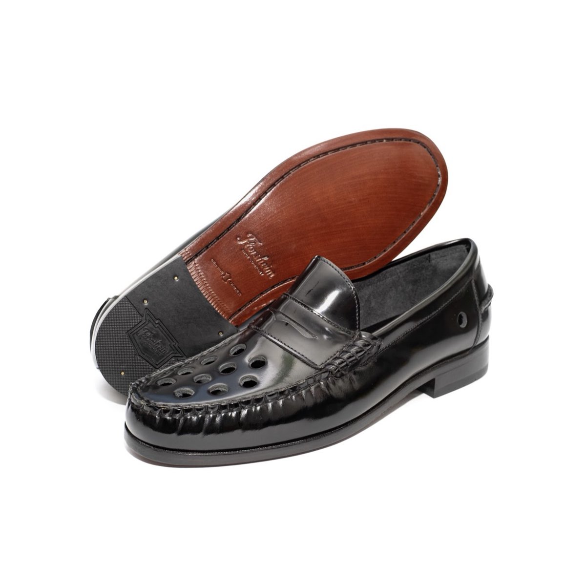 croafers's tweet photo. croafers are playfully tailored loafers you can customize with cool charms

get yours now at https://t.co/wJ4x1rwAuy :) https://t.co/HSznBreigN