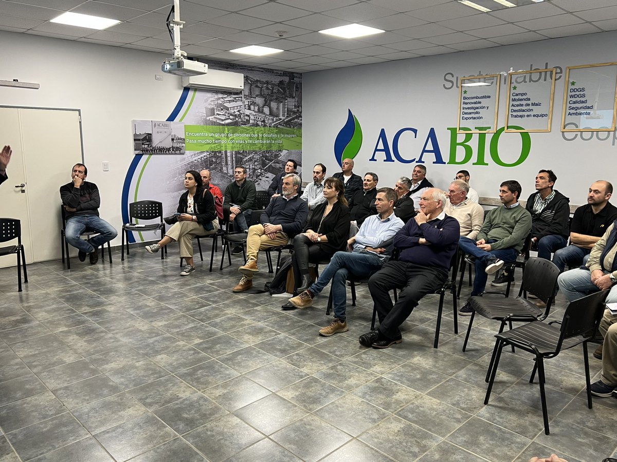 coninagrocba's tweet photo. Nos reunimos en #ACABIO con los Precandidatos a Dip Nac de @JuntosxcambioCH #LaFuerzaDelCambio @LuisPicat y @GerardoZuin para conocernos, escuchar sus propuestas y hablar de lo que necesitamos para desarrollar todo nuestro potencial cooperativo.
@V_Accastello gracias!!!! https://t.co/YMuz9nqzf9