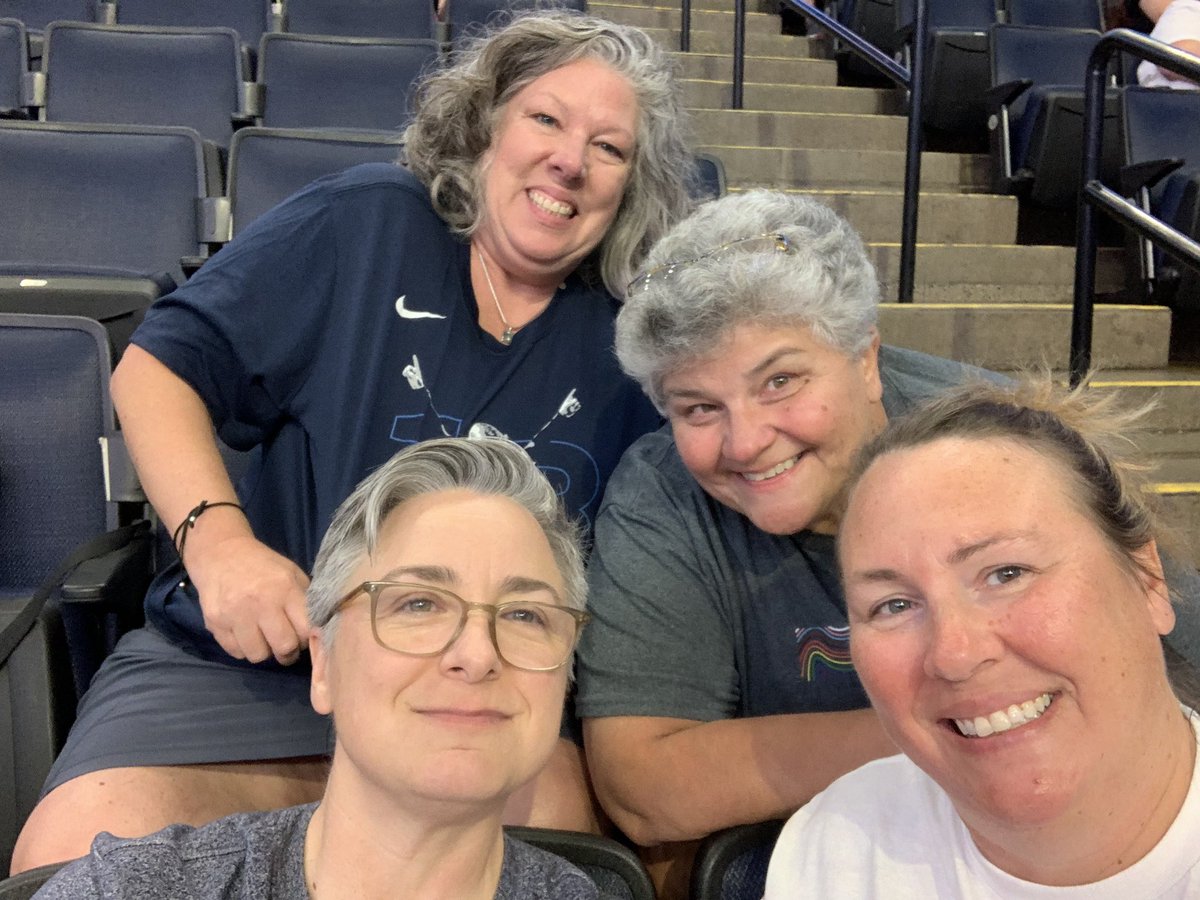 Chakka1962's tweet photo. Let’s go Lynx! 

#lynxpix https://t.co/dwl99CMiTL