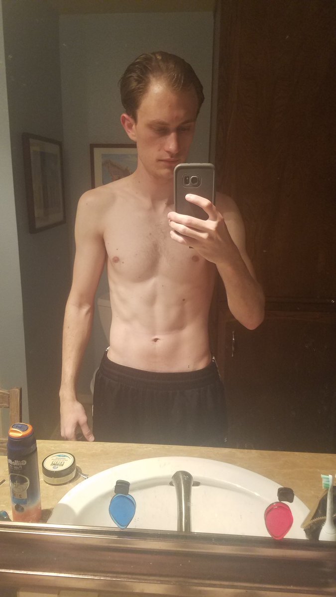 aclark_45's tweet photo. Was deleting pictures from my camera roll and found this from when I first decided to make changes to my life and do something about my depression. 5 years and a 40lbs difference in these pictures. Glad I made changes in my life and not just exercise wise https://t.co/p2gTlRWtq7