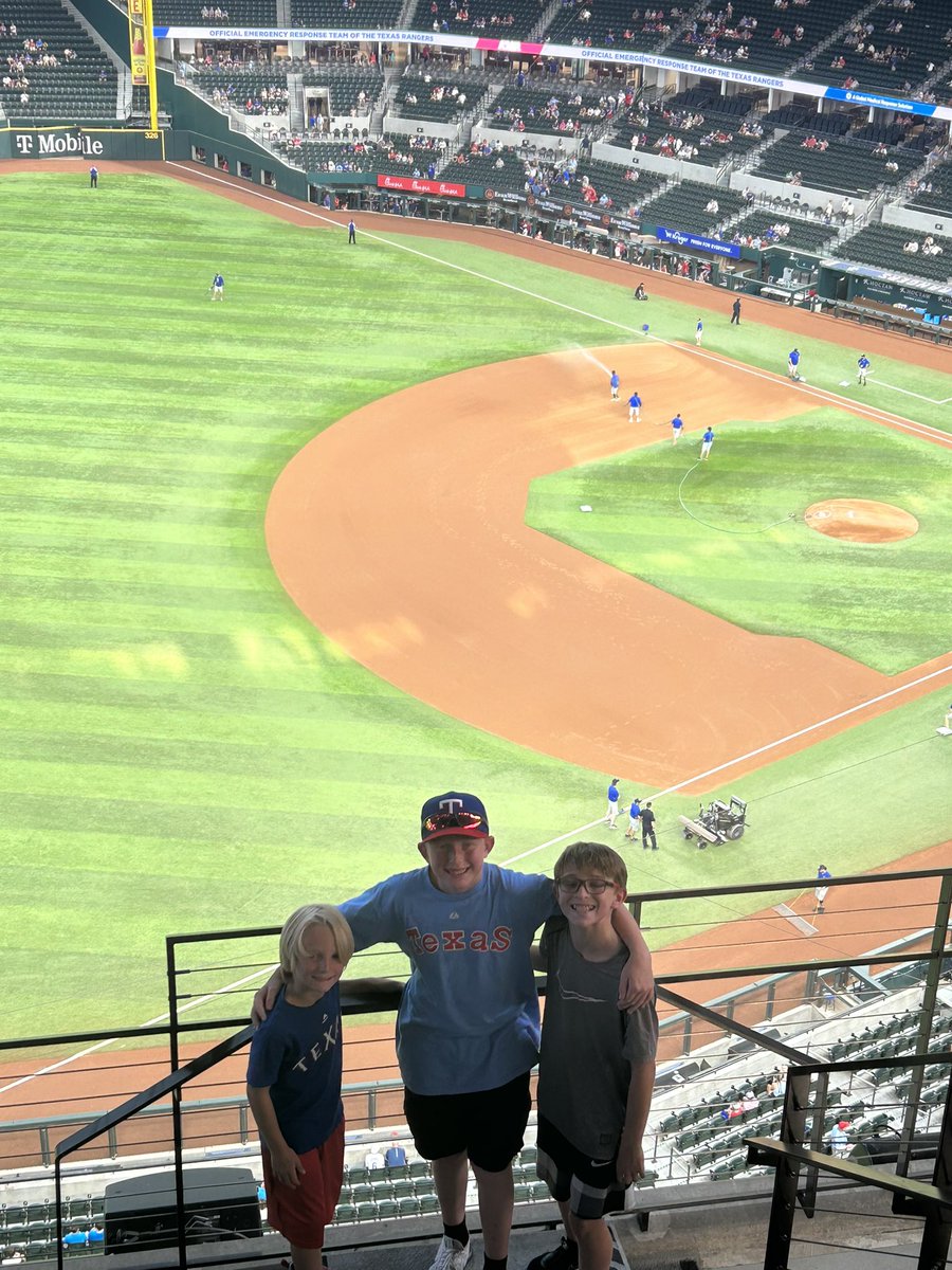 Let’s Go Rangers! ❤️⚾️💙 #GlobeLifeFaces