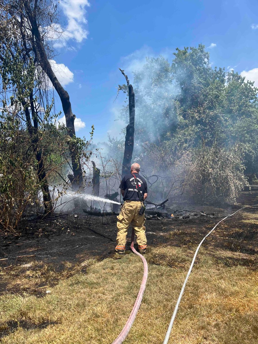 NW_VFD's tweet photo. Northwest VFD recently responded to a large outside fire on the 13300 block of Sundale Rd. Firefighters immediately contained and extinguished the fire. There were no injuries reported.

#largeoutsidefire #nwvfd #northwestfire #NWfirefighters #Engine44 #Engine41 #NWB43 https://t.co/zd3tH5g2fh