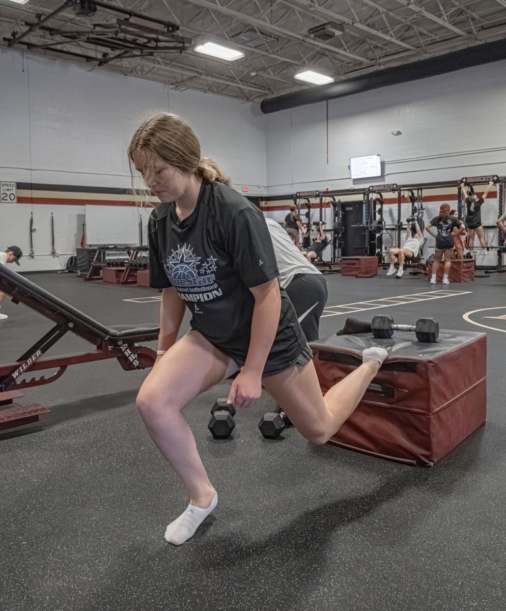 RHHSGirlsBBall's tweet photo. The Lab is always open #BearcatLabWork @Sterling_Imani @sarahgwildy @chlo5_hudson @eminebe_balling #BuiltDifferent WeWorkin “WoW” https://t.co/ofrH93xkji