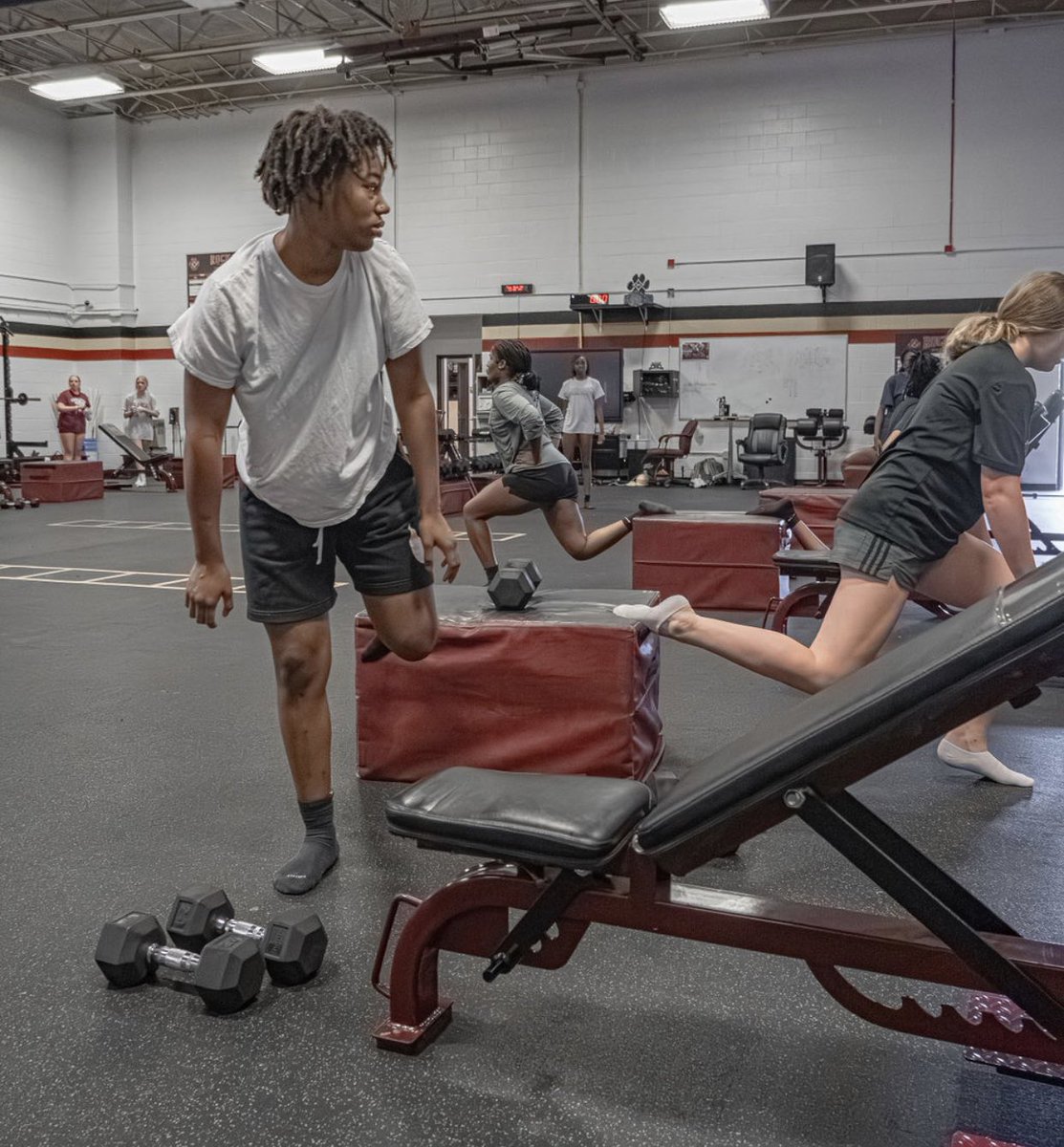 RHHSGirlsBBall's tweet photo. The Lab is always open #BearcatLabWork @Sterling_Imani @sarahgwildy @chlo5_hudson @eminebe_balling #BuiltDifferent WeWorkin “WoW” https://t.co/ofrH93xkji