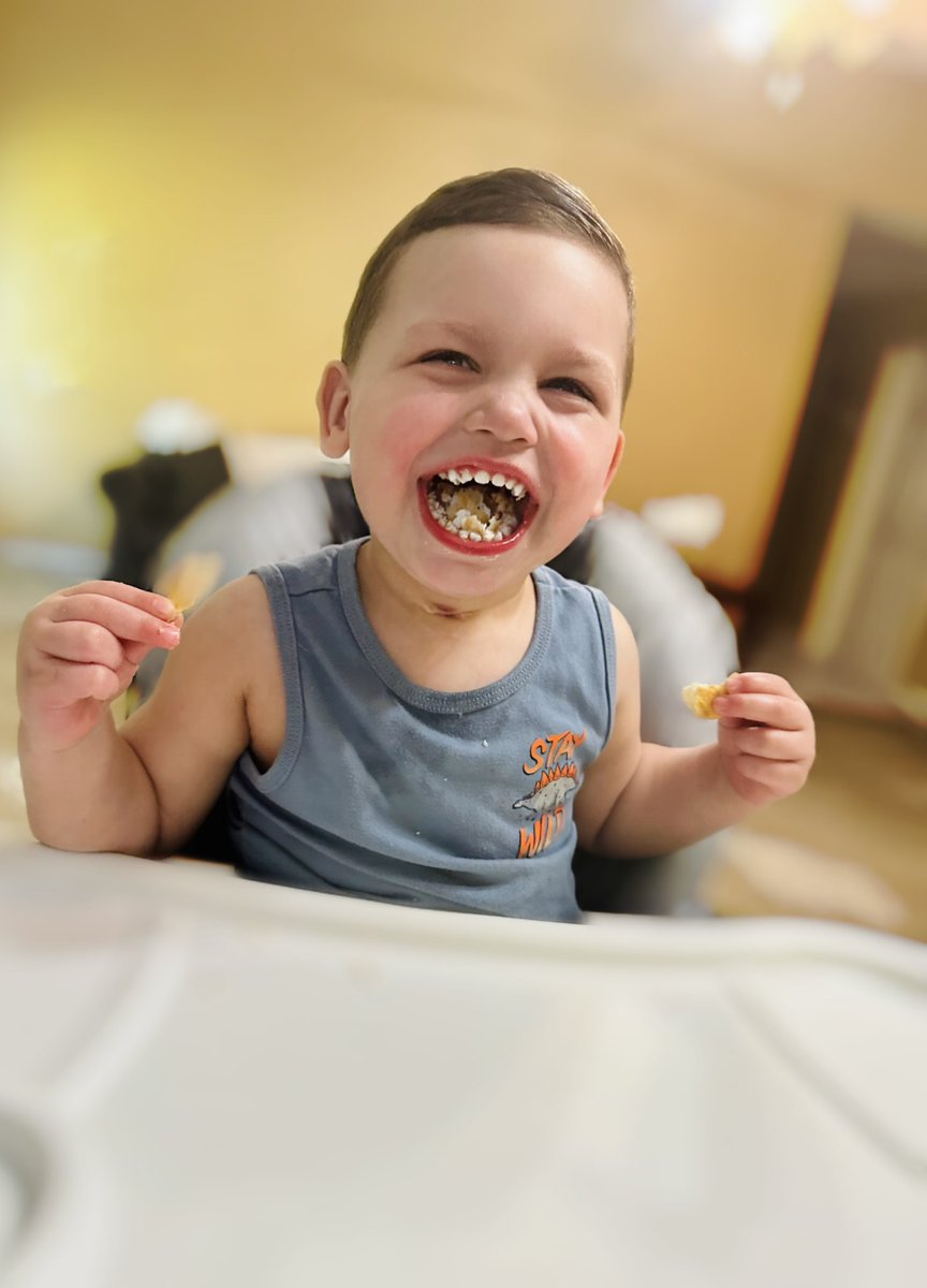 Nursekellogg13's tweet image. Got his ears lowered, belly full of gumbo &amp;amp; mouth full of crackers! Twas a good day!💙#SeeFood