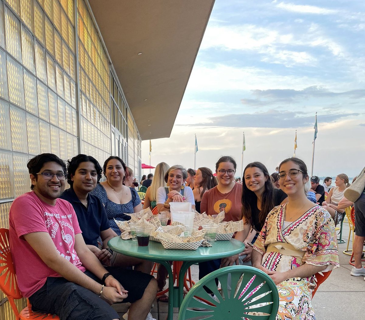 Happy time for the lab @TerraceUpdates!!Congrats @elsa_salido for a fantastic prelim @uwgenetics🎉! Congrats to @annasabel1 and Carol for your fellowships @UWCVRC @AHA_Research!! Proud PI💚💛🧡💜