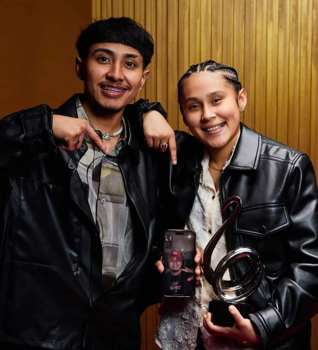 djpapi828's tweet photo. #CirculaEnRedes No nos gusta la comida mexicana 🇲🇽🌮
En todas las redes sociales están cancelando a la cantante de regional mexicano Yahritza Y Su Esencia porque en una entrevista que les hicieron en nuestro país dijeron que no les gusta la Ciudad de México https://t.co/fOXBsPivB0