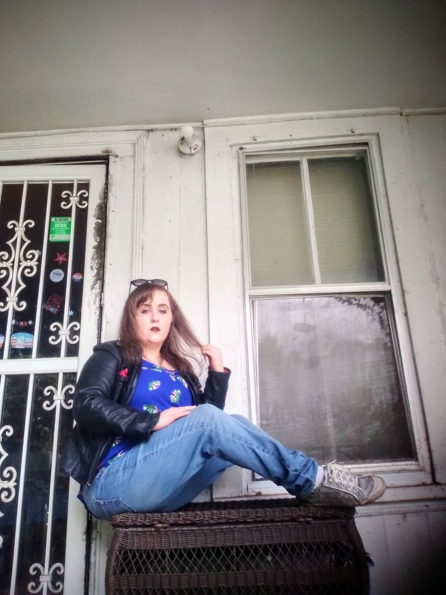 ClaymoreKay22's tweet photo. Girl All The Bad Guys Want
#ootd #rockerstyle #stylebloggers https://t.co/UumL5u7Gy0