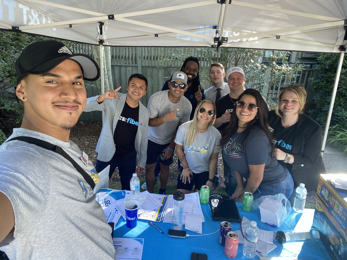 JohnnyGarSan's tweet photo. Today was one for the books 📚🔥
We assisted more then 35 residents get on the fastest and most reliable AT&T Fiber 🛜🔥🔥🔥#MASBetterTogether #WinasOne @404girl @DomDavis_ @jerryfornwalt @VinceLeaks @NCBred88 @MrsBogier @Julio_Cintron14 @julestwentysix https://t.co/eJPrlefrkt