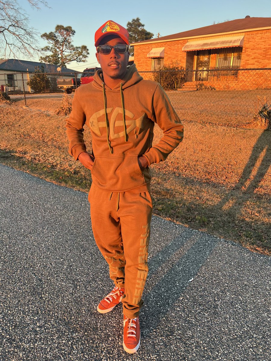 #WhosWhoOfJSU
✔️Que 
✔️JSU’24 
✔️Alabama/Georgia state line 
✔️Excited for my last year let’s do it ‼️