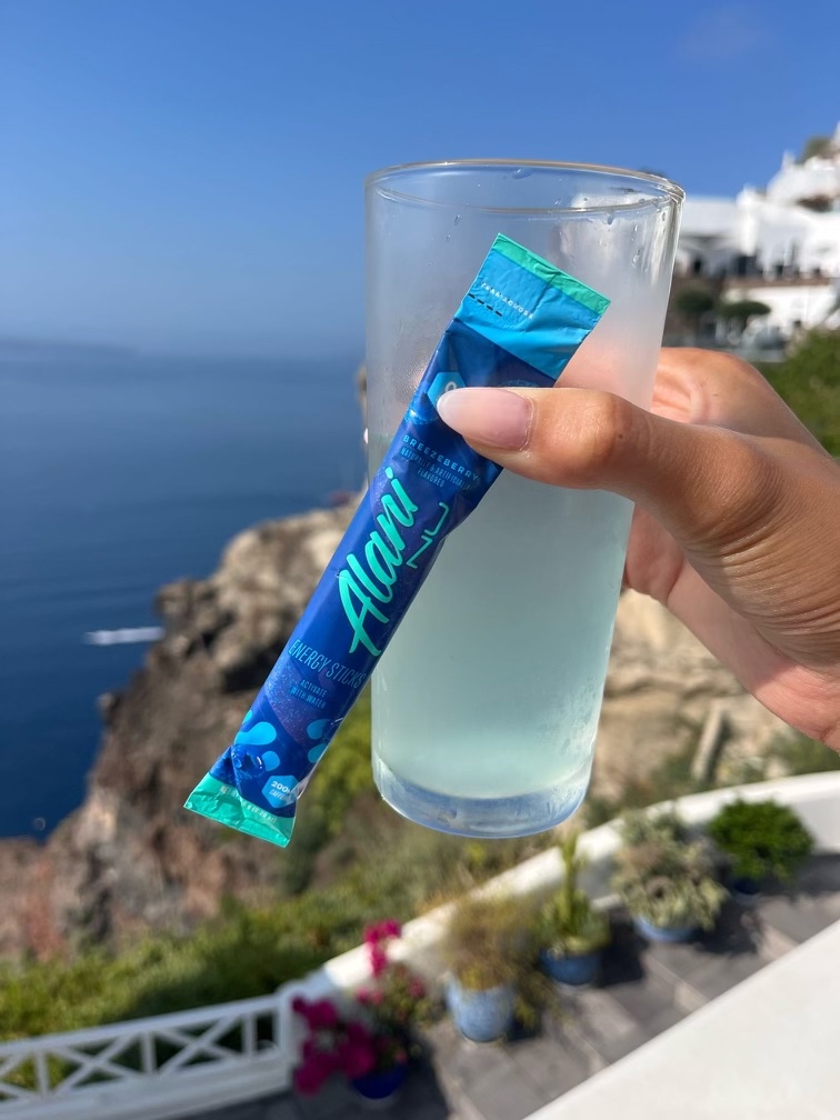 AlaniNutrition's tweet photo. Drop a pic of a summer adventure with your Alani 😎✨ https://t.co/hvEPx6zRdd
