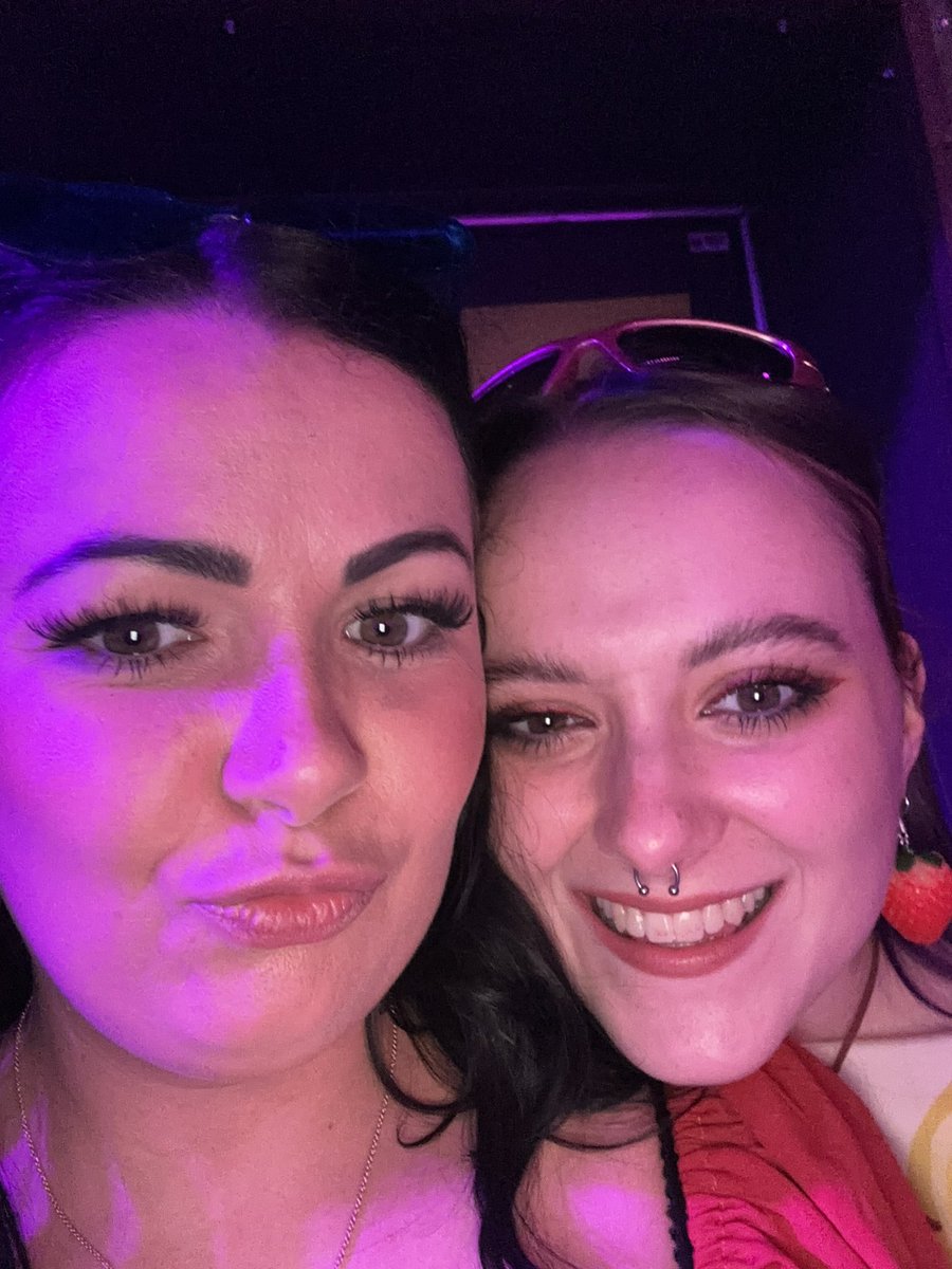 AprillCollins's tweet photo. here you go girls!! hope this finds you xx
#bongosbingo #glasgow #4thaug #friday https://t.co/p5s5aoMzI3