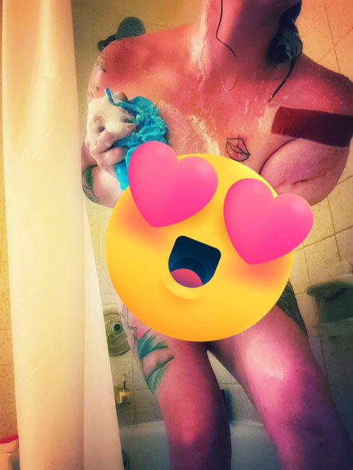 Who&rsquo;s buying my dinner? Who&rsquo;s gonna be really good and pay my bills? 😈 Your goddess Is waiting  #findom<a href="/tag/findom"class="tags"><span>#findom</span></a><a href="/tag/nsfw"class="tags"><span>#nsfw</span></a><a href="/tag/paypig"class="tags"><span>#paypig</span></a><a href="/tag/sellingcontent"class="tags"><span>#sellingcontent</span></a>