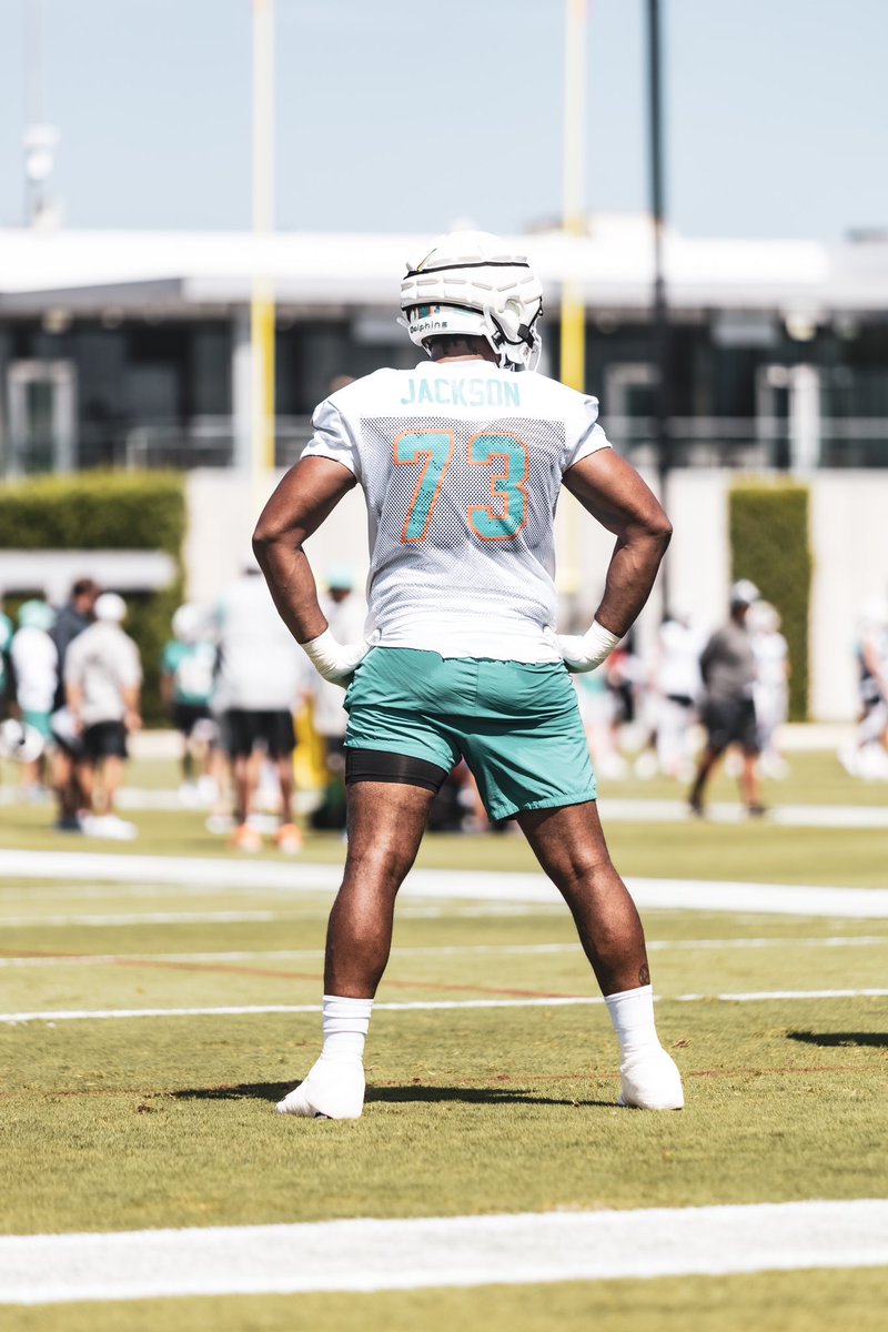 VMinikwu's tweet photo. Camp Vibes ⛺️
.
.
.
.
.
.
.
#miami #MiamiDolphins #football
#explorepage #explore #sportsphotography https://t.co/0qS5VtFsZS